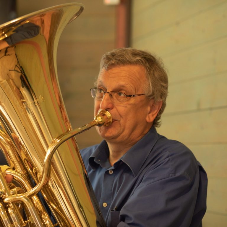 Josef Wimmer - Tubist und Bassist der Sir Flint's Bohème Jazzers - auch spielt die besten Solos